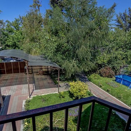 Opera Bed&Breakfast Bishkek Exterior foto