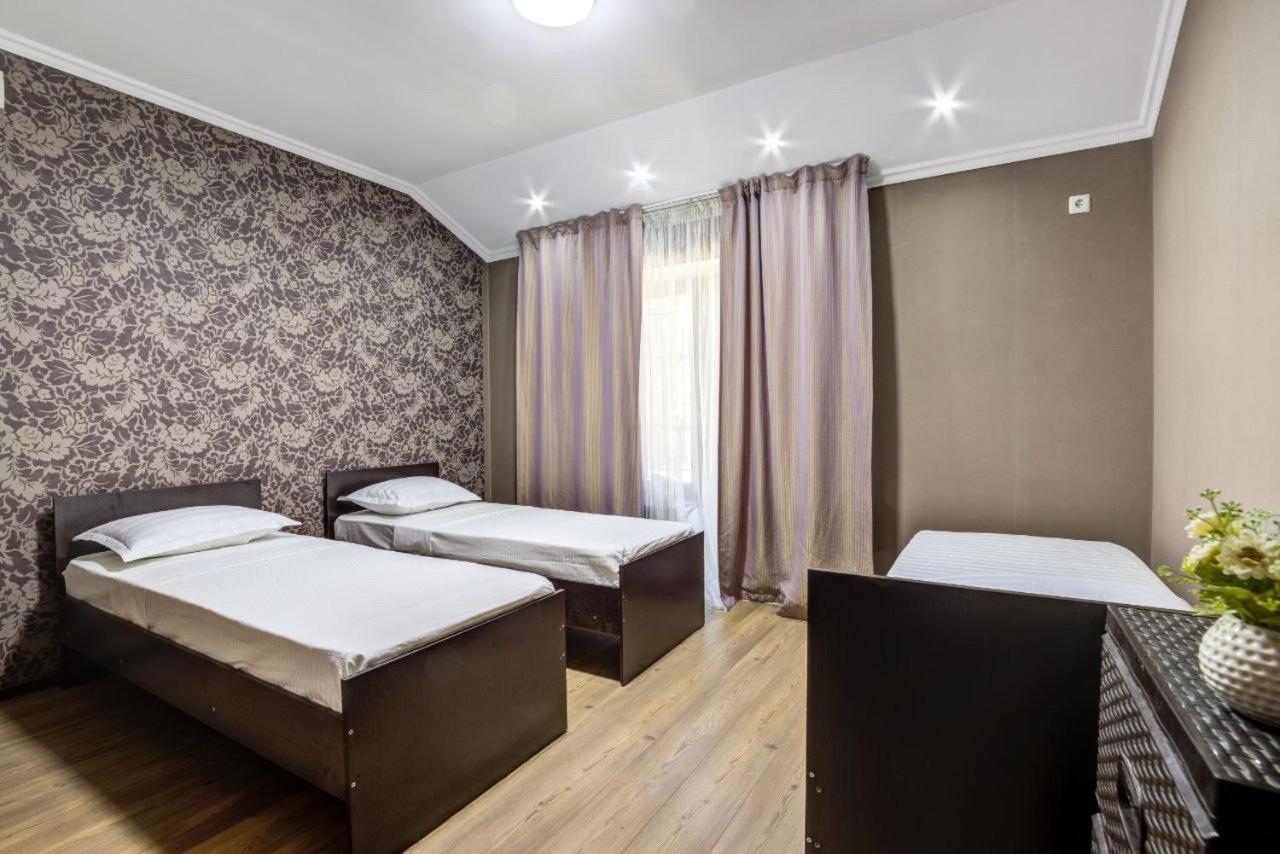 Opera Bed&Breakfast Bishkek Exterior foto